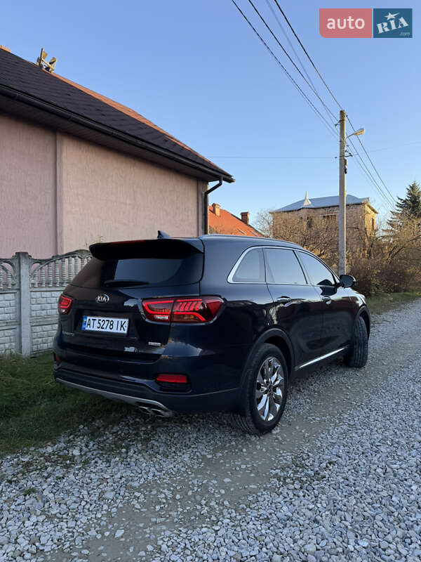 Позашляховик / Кросовер Kia Sorento 2017 в Івано-Франківську