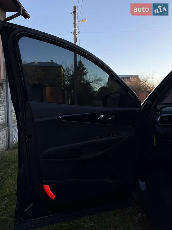 Позашляховик / Кросовер Kia Sorento 2017 в Івано-Франківську