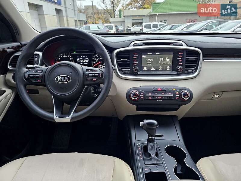 Внедорожник / Кроссовер Kia Sorento 2017 в Одессе