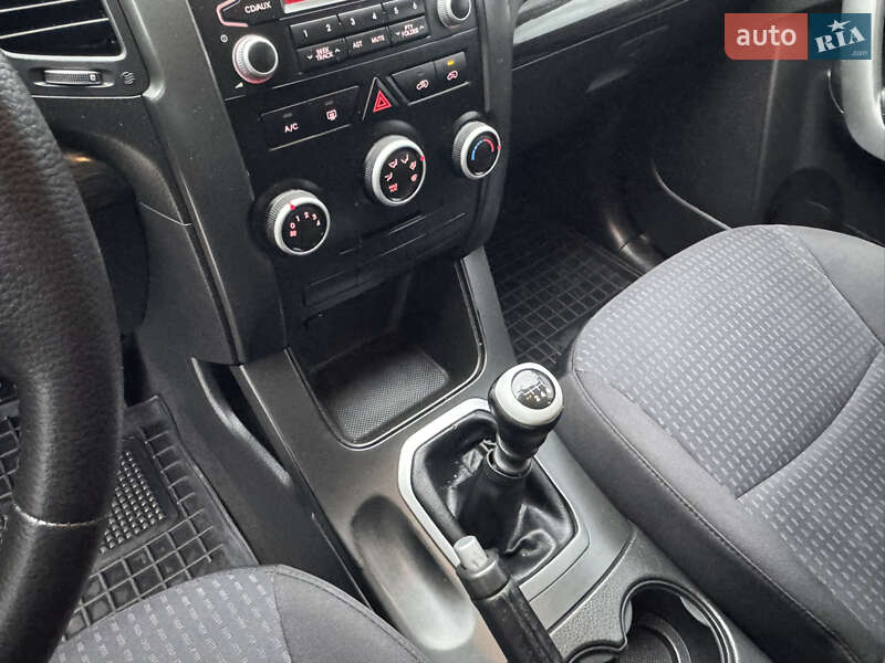 Внедорожник / Кроссовер Kia Sorento 2011 в Ковеле фото 39 Внедорожник / Кроссовер Kia Sorento 2011 в Ковеле