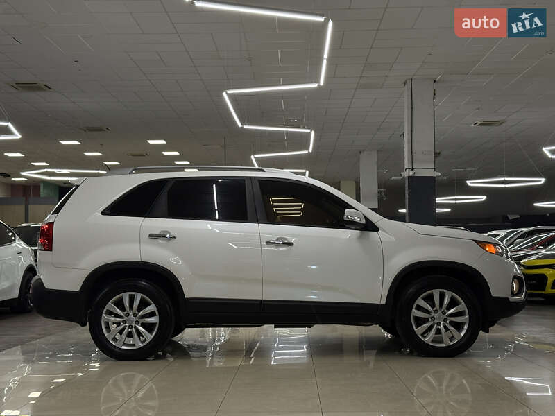 Позашляховик / Кросовер Kia Sorento 2011 в Миколаєві