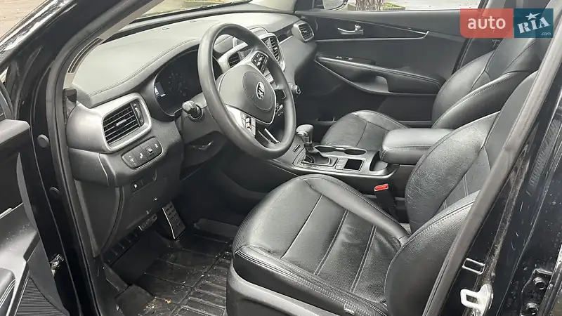 Kia Sorento 2018 VIN 5XYPG4A59KG472593 фото оголошення 29 з 79