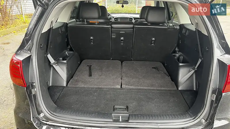Kia Sorento 2018 VIN 5XYPG4A59KG472593 фото оголошення 32 з 79