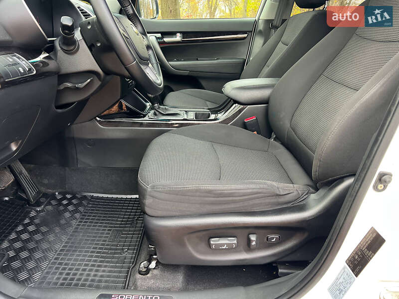 Внедорожник / Кроссовер Kia Sorento 2014 в Калуше фото 37 Внедорожник / Кроссовер Kia Sorento 2014 в Калуше
