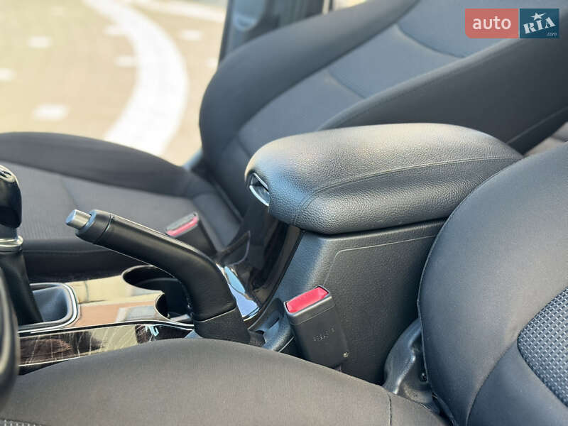 Внедорожник / Кроссовер Kia Sorento 2013 в Дрогобыче фото 30 Внедорожник / Кроссовер Kia Sorento 2013 в Дрогобыче