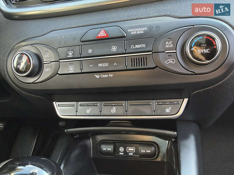 Внедорожник / Кроссовер Kia Sorento 2015 в Стрые