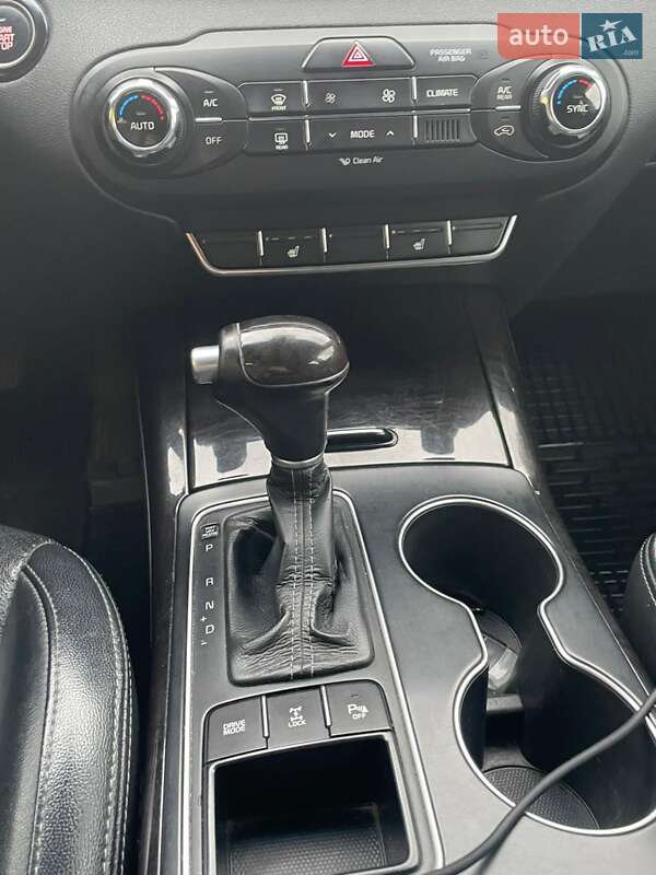 Позашляховик / Кросовер Kia Sorento 2017 в Бориславі