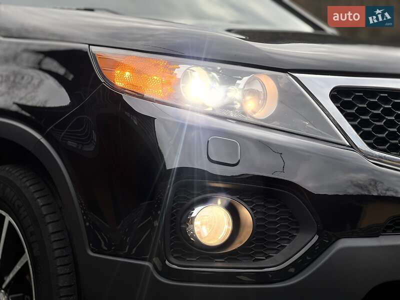 Позашляховик / Кросовер Kia Sorento 2012 в Ужгороді