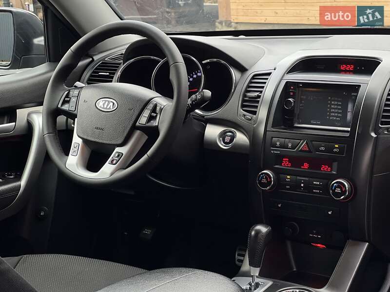 Позашляховик / Кросовер Kia Sorento 2012 в Ужгороді