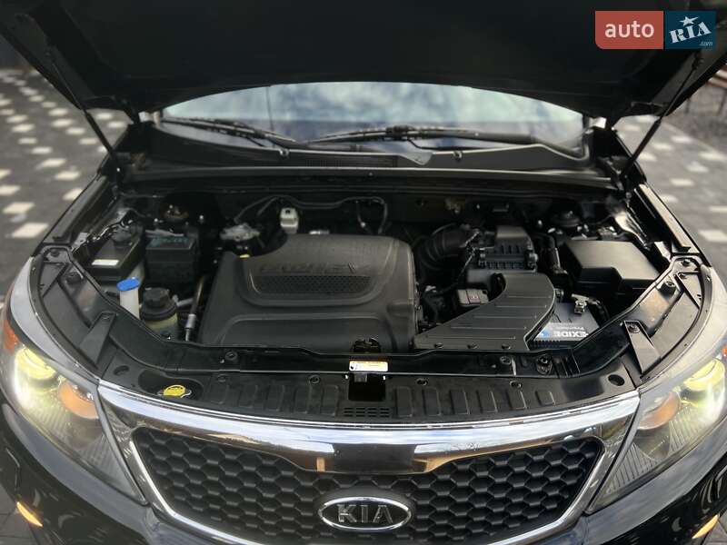 Позашляховик / Кросовер Kia Sorento 2012 в Ужгороді