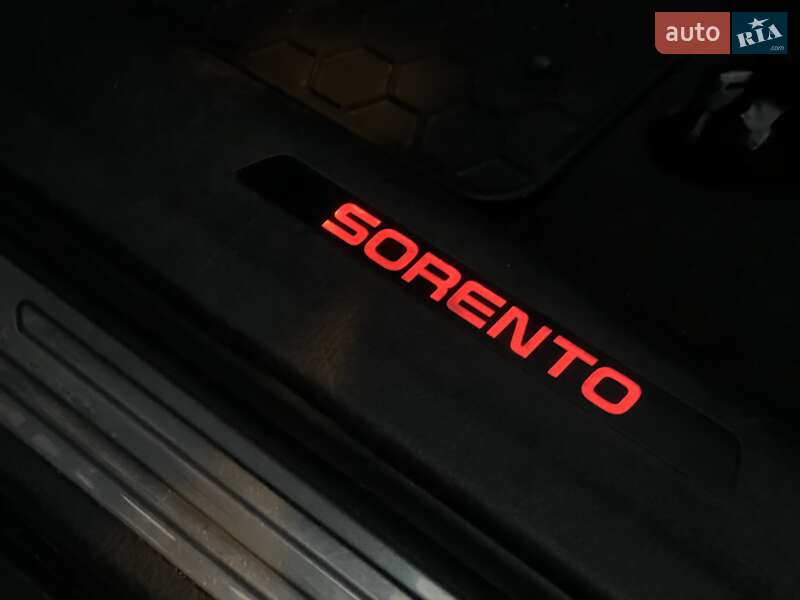 Позашляховик / Кросовер Kia Sorento 2012 в Ужгороді