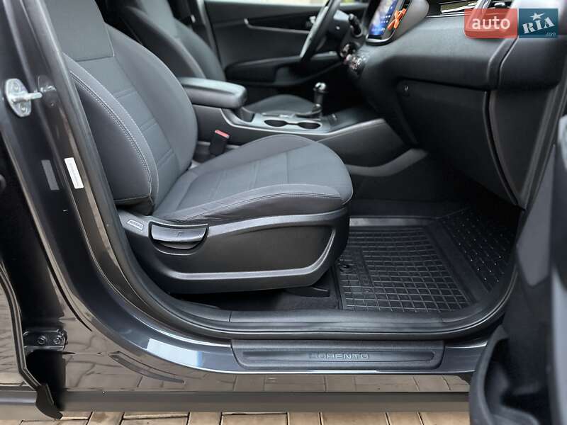 Позашляховик / Кросовер Kia Sorento 2017 в Одесі фото 52 Позашляховик / Кросовер Kia Sorento 2017 в Одесі