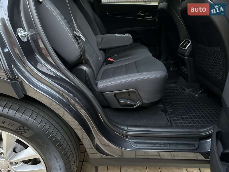 Позашляховик / Кросовер Kia Sorento 2017 в Одесі фото 53 Позашляховик / Кросовер Kia Sorento 2017 в Одесі