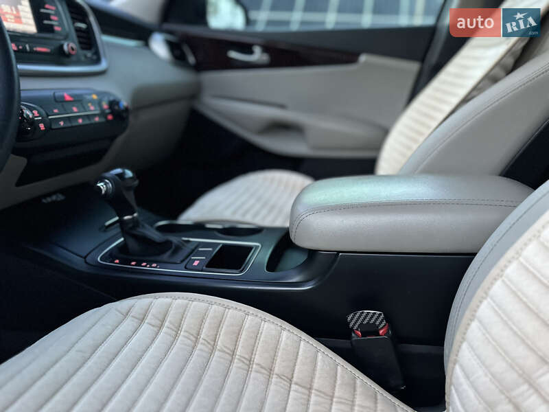 Внедорожник / Кроссовер Kia Sorento 2015 в Владимире фото 59 Внедорожник / Кроссовер Kia Sorento 2015 в Владимире