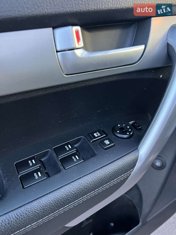 Позашляховик / Кросовер Kia Sorento 2012 в Луцьку