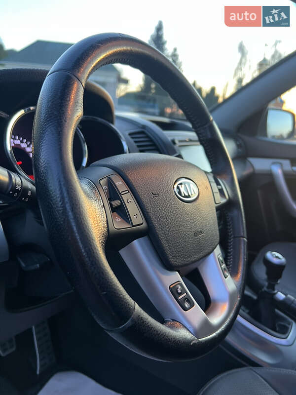 Позашляховик / Кросовер Kia Sorento 2012 в Луцьку
