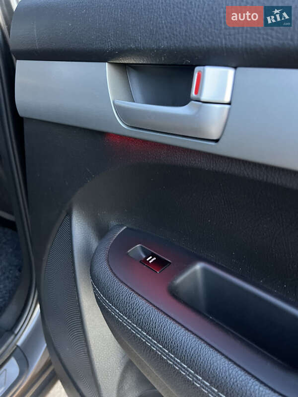 Позашляховик / Кросовер Kia Sorento 2012 в Луцьку