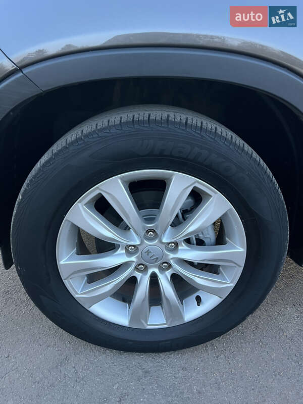 Позашляховик / Кросовер Kia Sorento 2012 в Луцьку