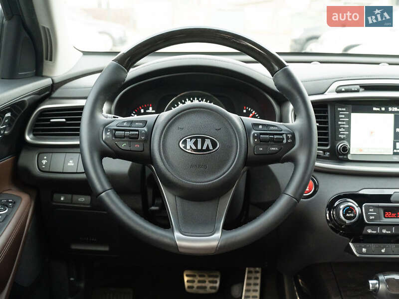 Внедорожник / Кроссовер Kia Sorento 2015 в Одессе