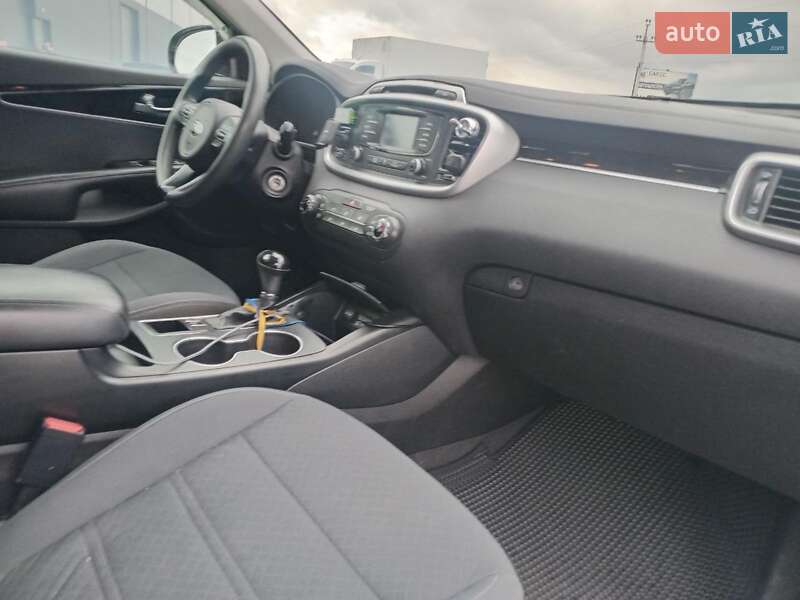 Внедорожник / Кроссовер Kia Sorento 2015 в Львове фото 28 Внедорожник / Кроссовер Kia Sorento 2015 в Львове