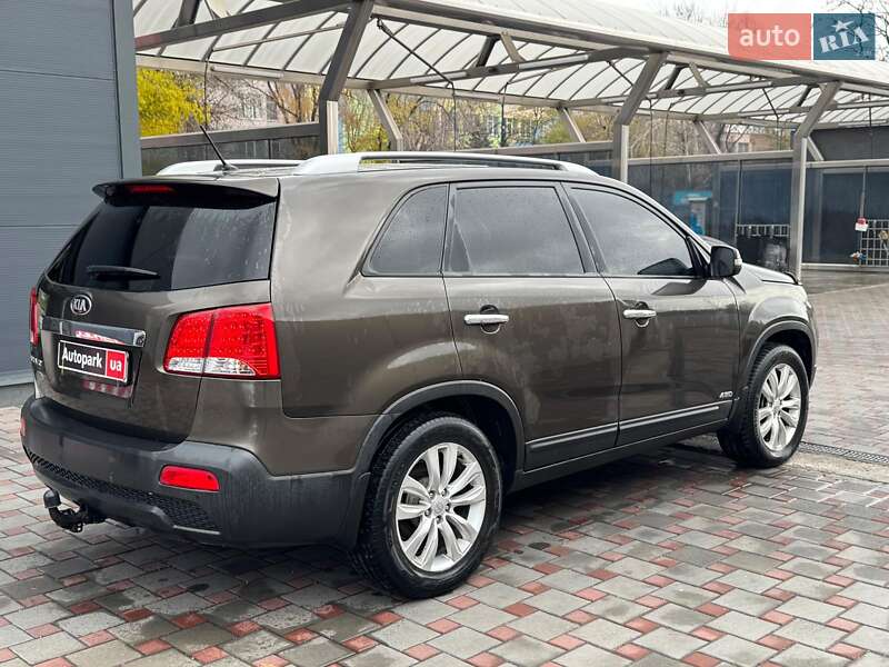 Позашляховик / Кросовер Kia Sorento 2010 в Запоріжжі