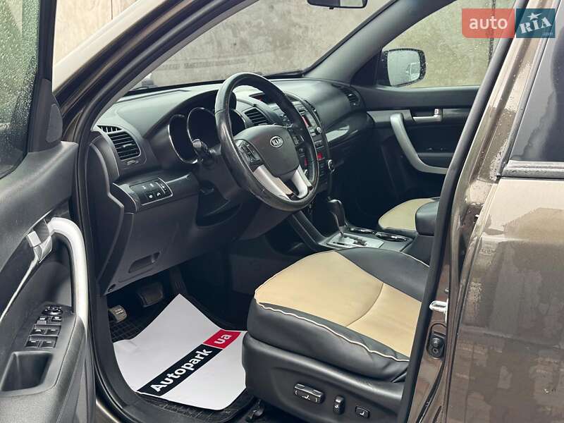 Позашляховик / Кросовер Kia Sorento 2010 в Запоріжжі