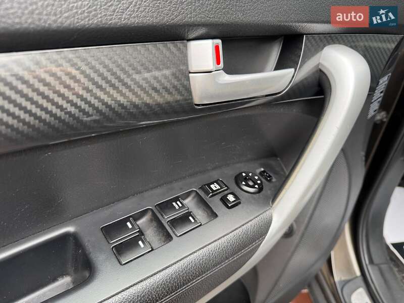 Позашляховик / Кросовер Kia Sorento 2010 в Запоріжжі