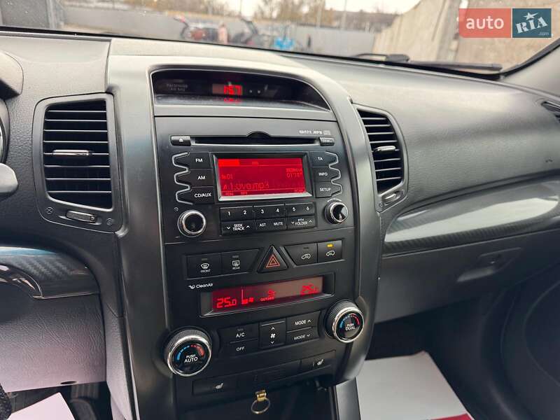 Позашляховик / Кросовер Kia Sorento 2010 в Запоріжжі