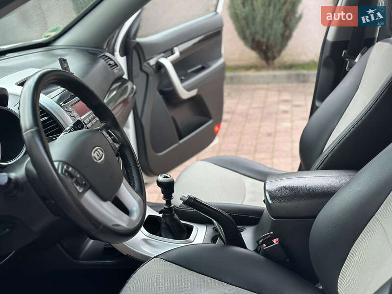 Внедорожник / Кроссовер Kia Sorento 2009 в Стрые