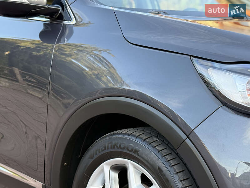 Позашляховик / Кросовер Kia Sorento 2016 в Стрию