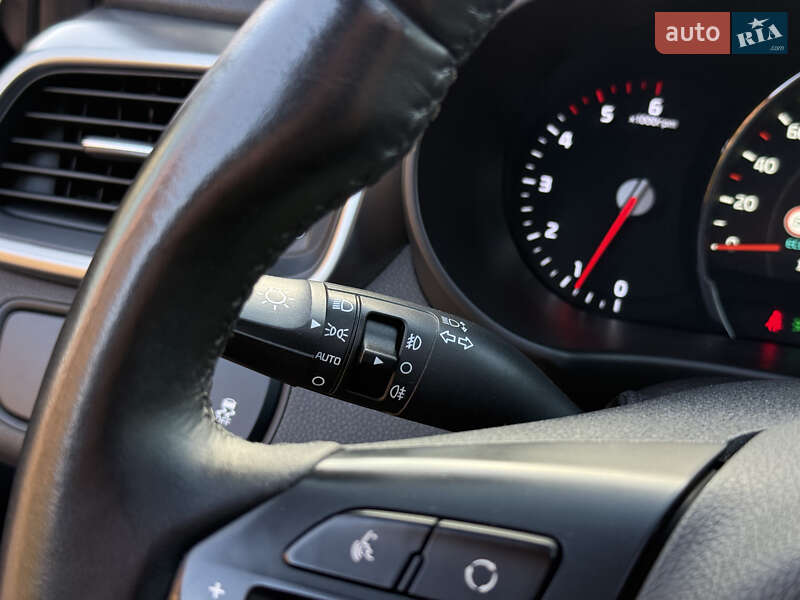 Позашляховик / Кросовер Kia Sorento 2016 в Стрию