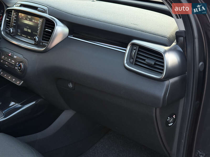 Позашляховик / Кросовер Kia Sorento 2016 в Стрию
