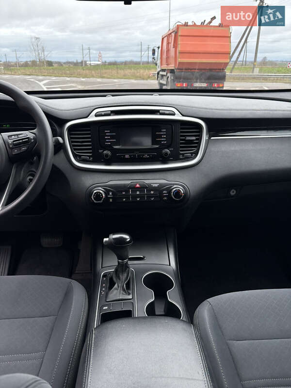 Позашляховик / Кросовер Kia Sorento 2016 в Володимирі
