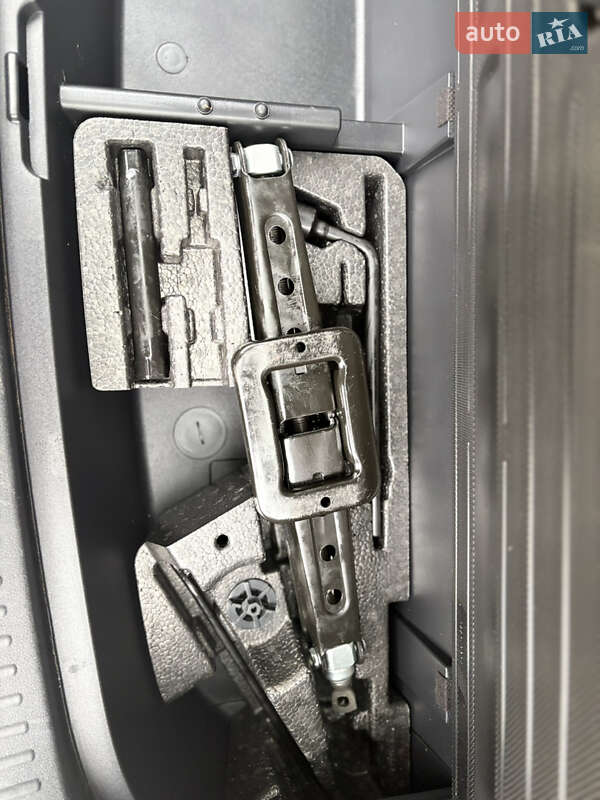 Позашляховик / Кросовер Kia Sorento 2016 в Володимирі