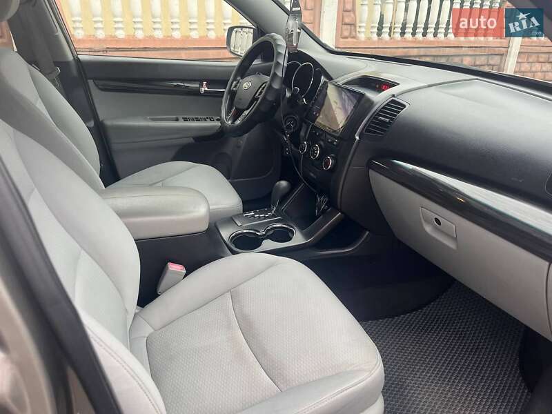 Внедорожник / Кроссовер Kia Sorento 2012 в Днепре фото 5 Внедорожник / Кроссовер Kia Sorento 2012 в Днепре
