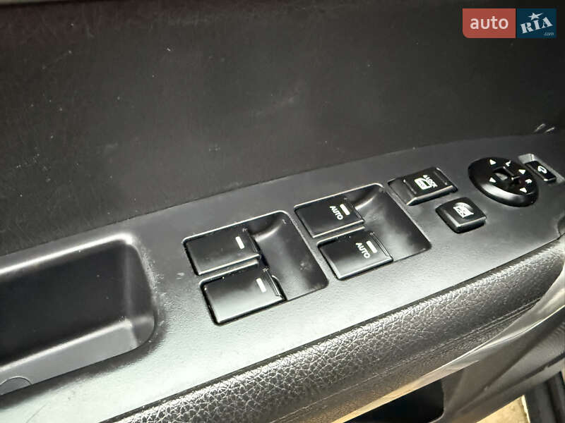 Позашляховик / Кросовер Kia Sorento 2010 в Коломиї