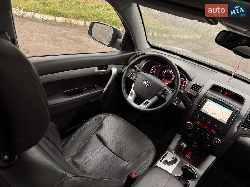 Позашляховик / Кросовер Kia Sorento 2012 в Радивиліві