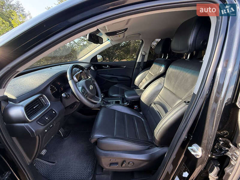 Внедорожник / Кроссовер Kia Sorento 2015 в Кривом Роге