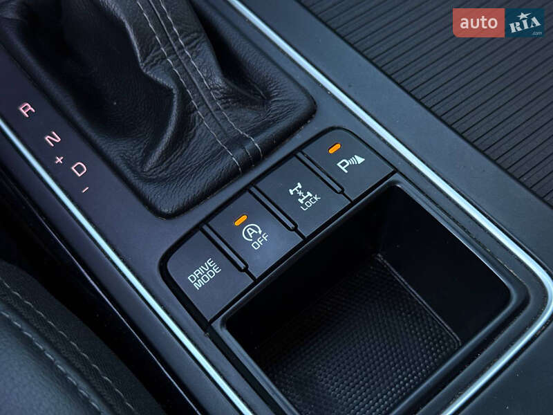 Внедорожник / Кроссовер Kia Sorento 2015 в Кривом Роге