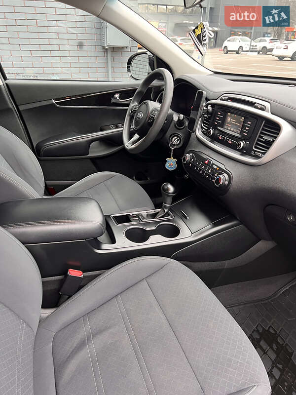 Позашляховик / Кросовер Kia Sorento 2017 в Харкові фото 13 Позашляховик / Кросовер Kia Sorento 2017 в Харкові
