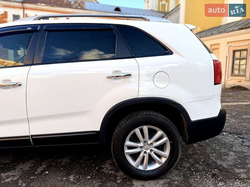 Внедорожник / Кроссовер Kia Sorento 2010 в Кременце