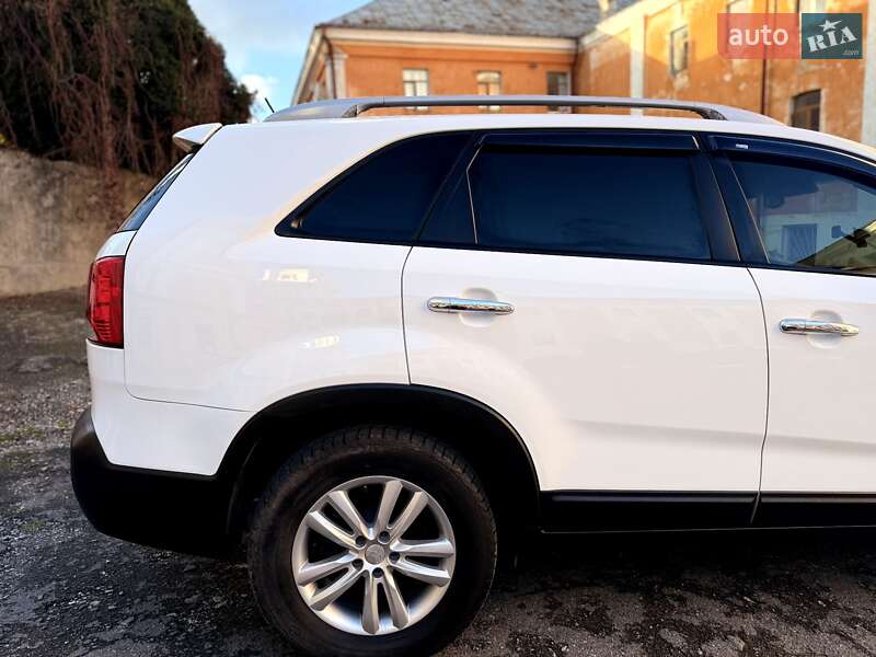 Внедорожник / Кроссовер Kia Sorento 2010 в Кременце