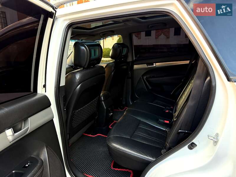 Внедорожник / Кроссовер Kia Sorento 2010 в Кременце