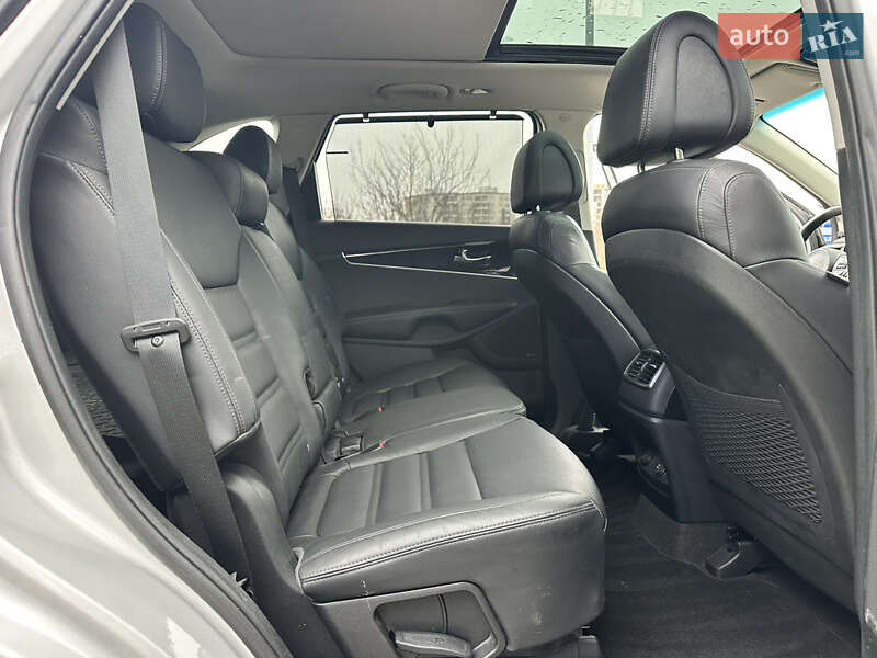 Внедорожник / Кроссовер Kia Sorento 2016 в Дубно