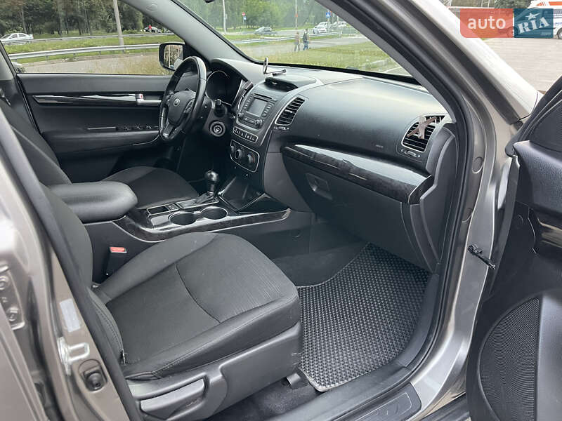 Внедорожник / Кроссовер Kia Sorento 2013 в Киеве фото 23 Внедорожник / Кроссовер Kia Sorento 2013 в Киеве