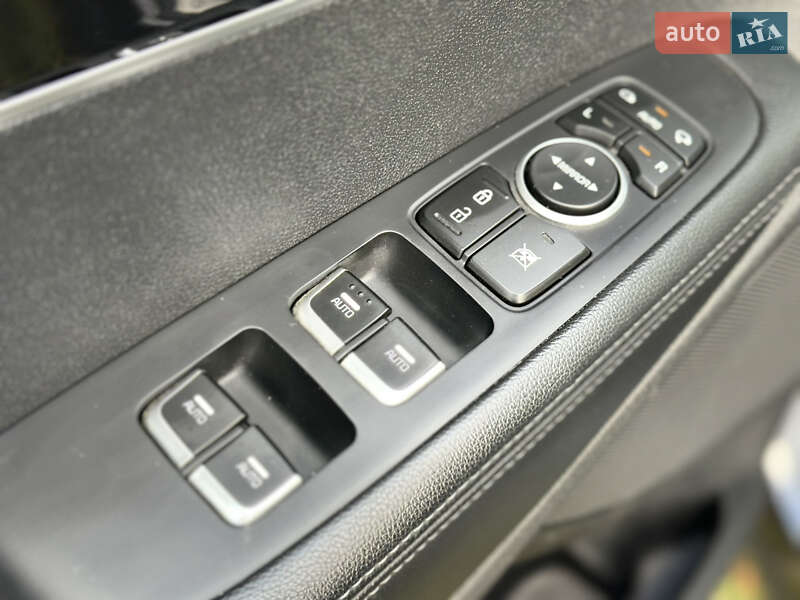 Внедорожник / Кроссовер Kia Sorento 2016 в Самборе фото 40 Внедорожник / Кроссовер Kia Sorento 2016 в Самборе