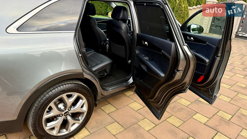 Внедорожник / Кроссовер Kia Sorento 2015 в Черновцах