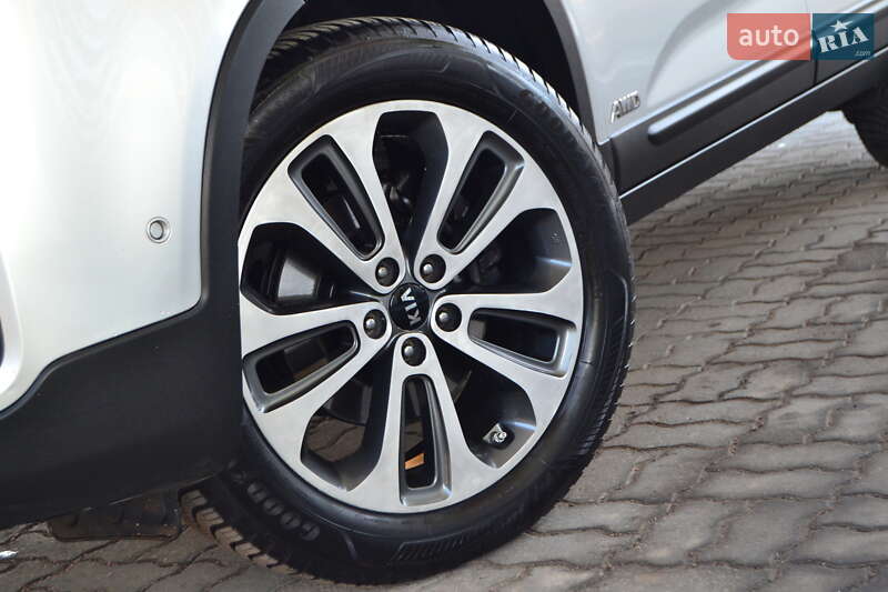 Внедорожник / Кроссовер Kia Sorento 2013 в Дрогобыче