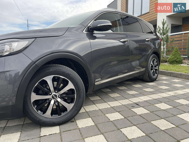 Внедорожник / Кроссовер Kia Sorento 2017 в Стрые
