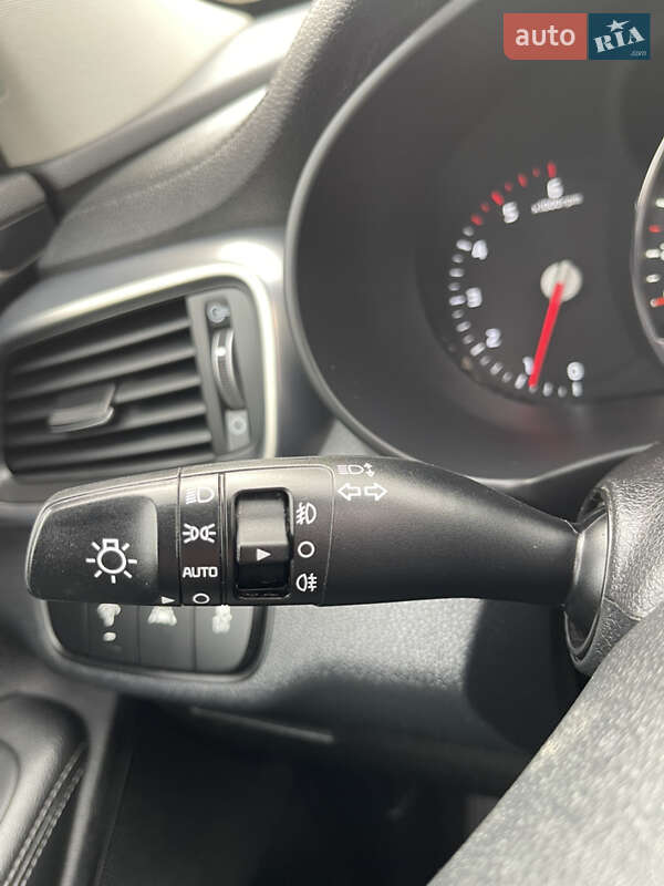 Внедорожник / Кроссовер Kia Sorento 2017 в Стрые